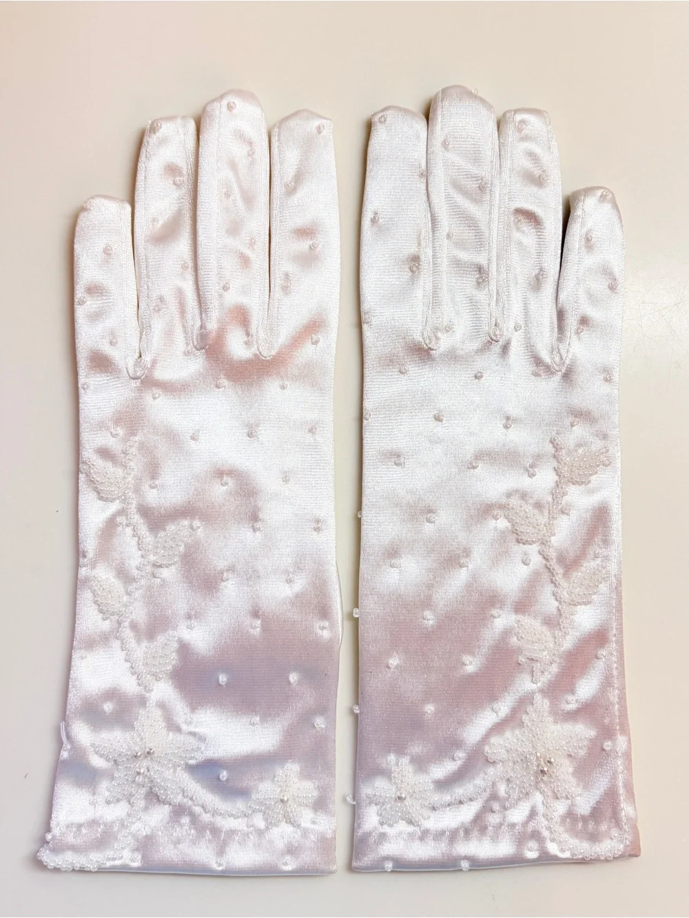 Vtg White Satin Faux Pearl Wrist Gloves Womens Stretch One Size Bridal Formal